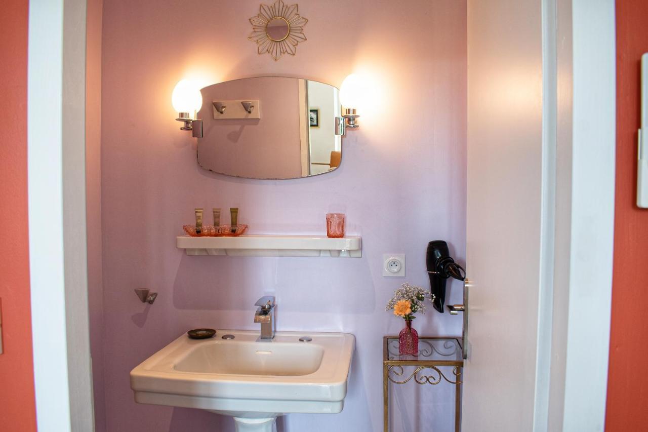 Couette-café Les Volets Violets *